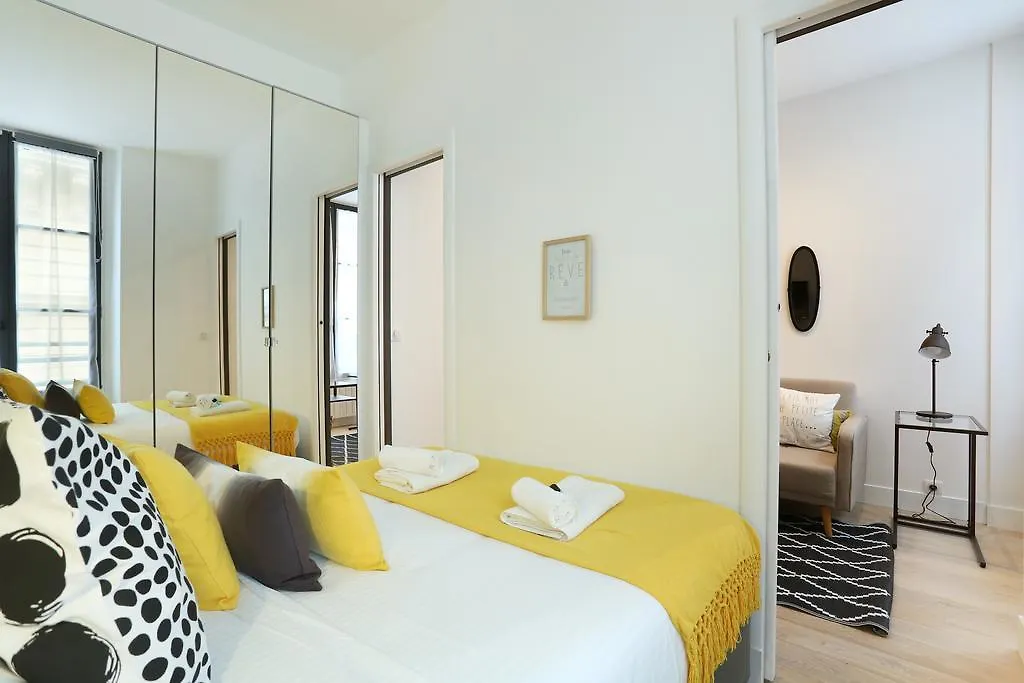 Rent A - Blanche Paris